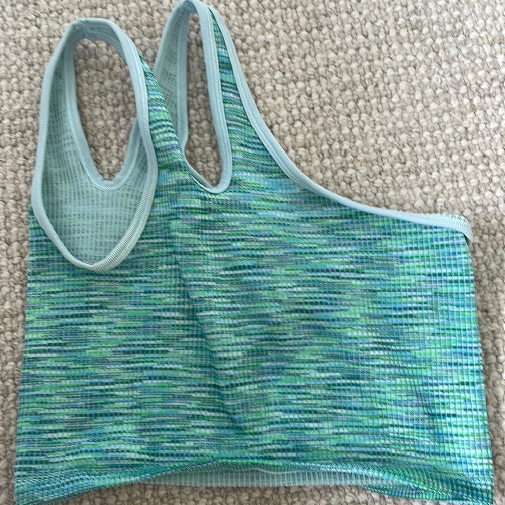 One shoulder top
